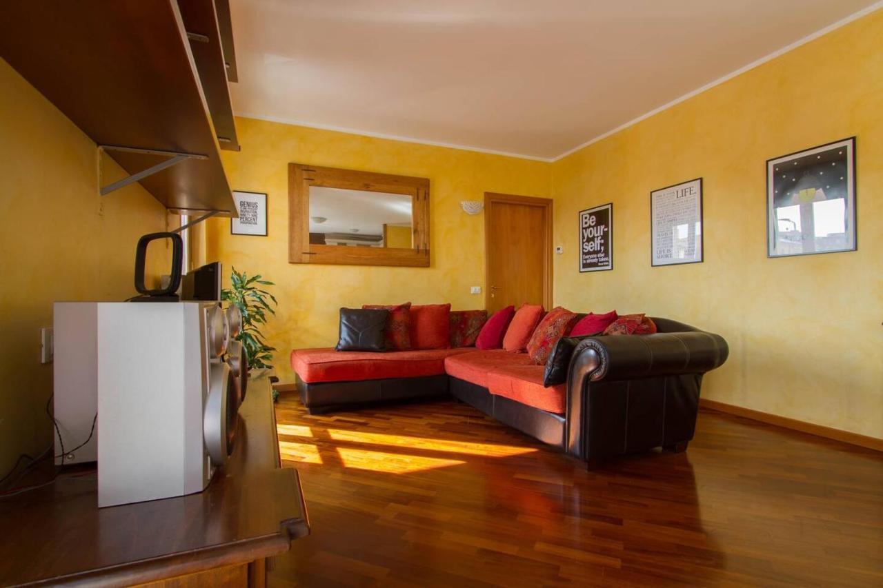 Bright House With 2 Bedrooms & A Unique Terrace Bergamo Buitenkant foto